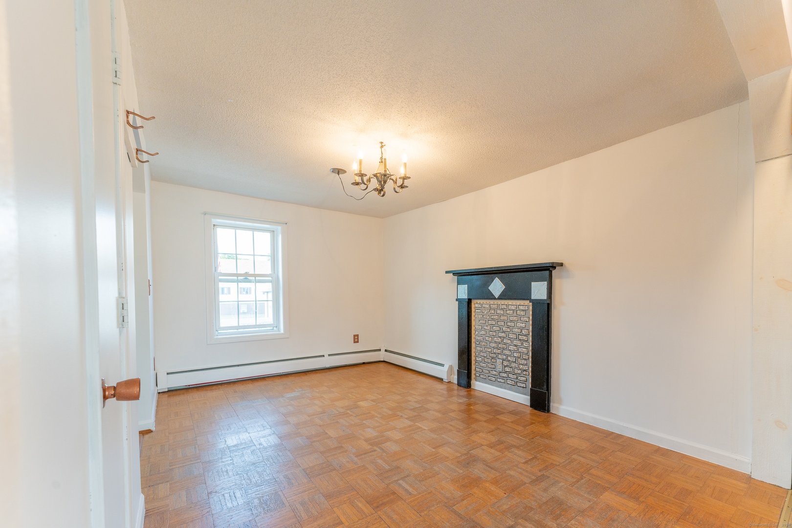 624 Norwich Road Photo 12