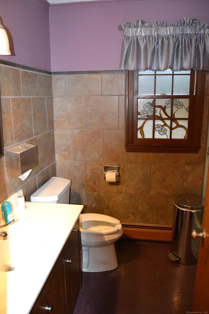 136 Hopmeadow Street Photo 15