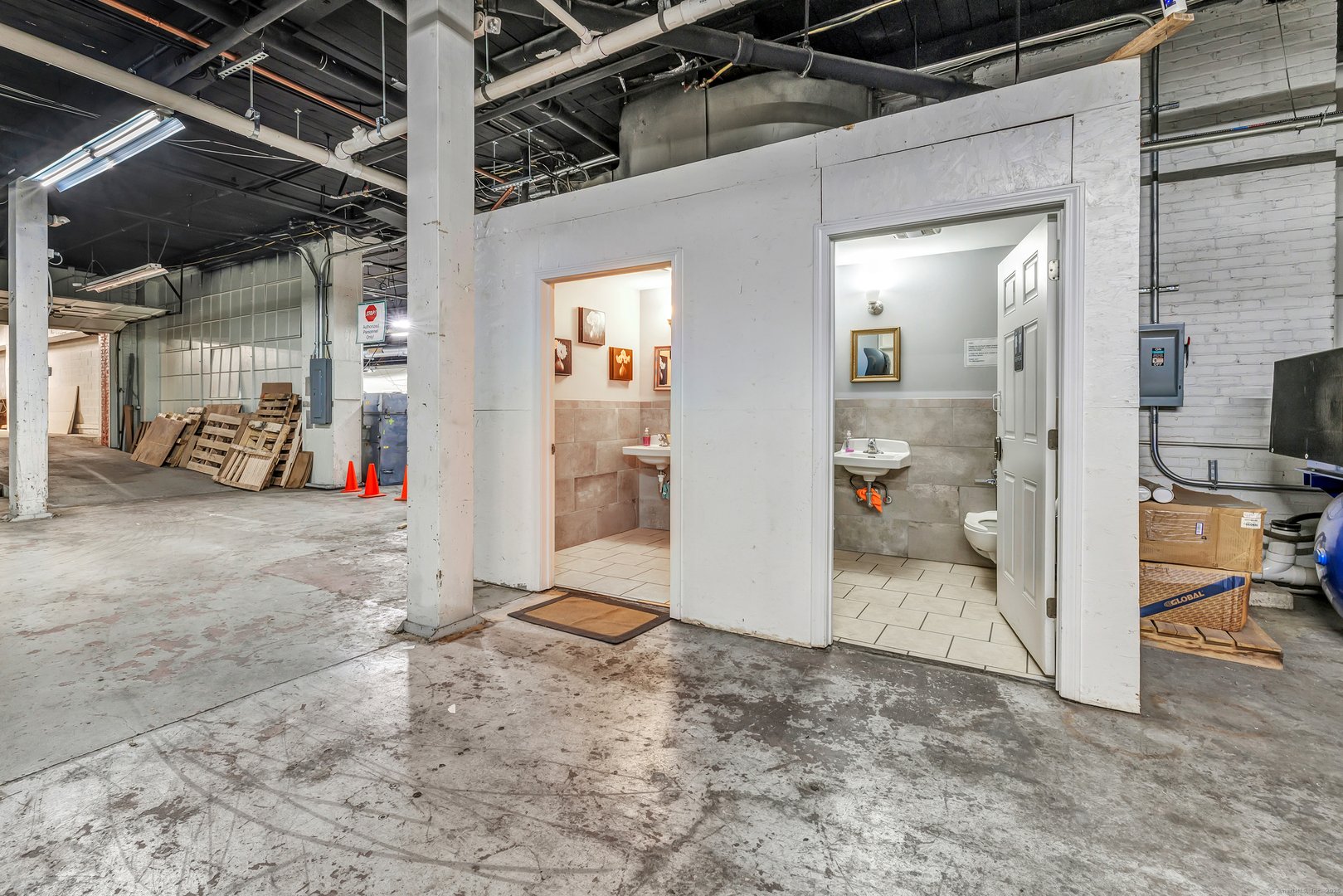 35-69 Benham Avenue Photo 29