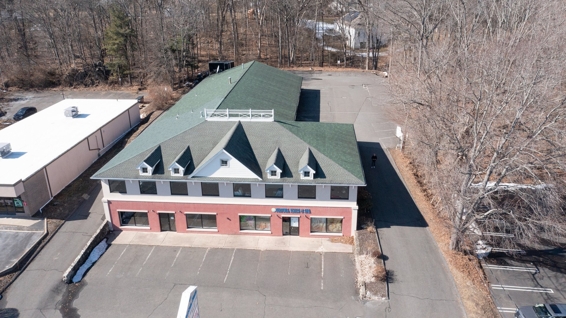 477 Boston Post Road Photo 3