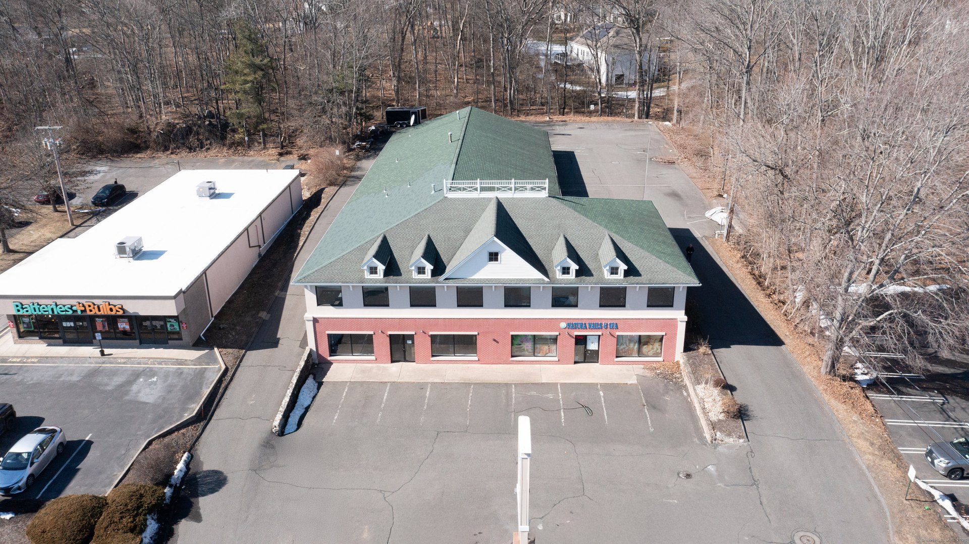 477 Boston Post Road Photo 4