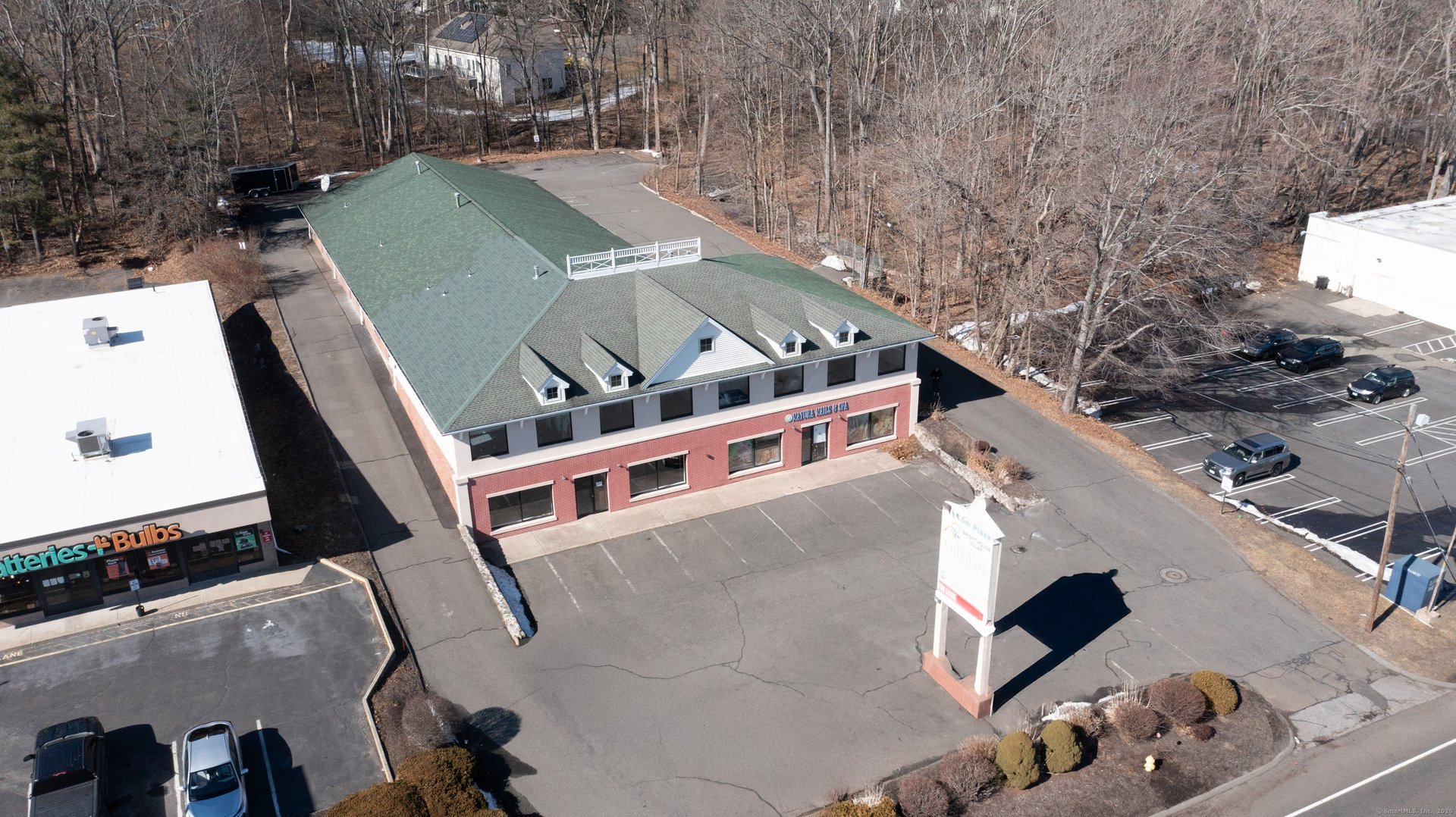 477 Boston Post Road Photo 5