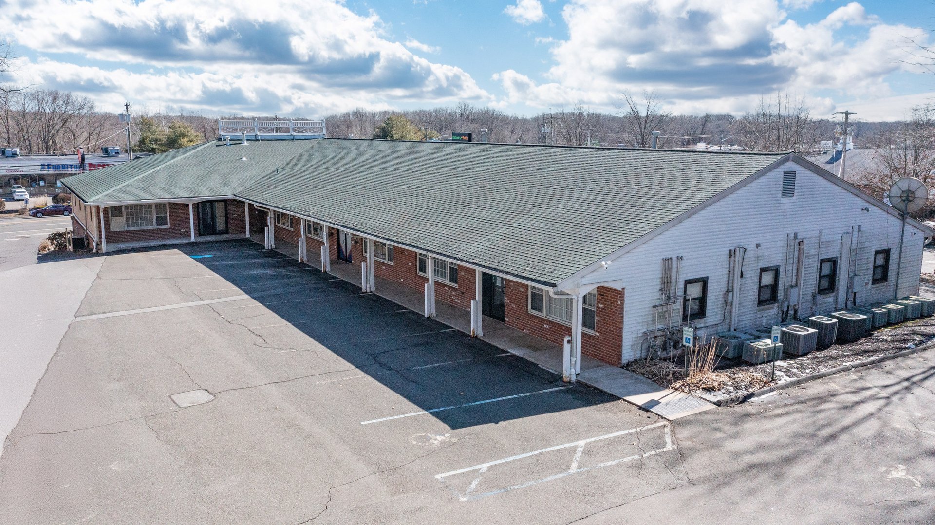 477 Boston Post Road Photo 6