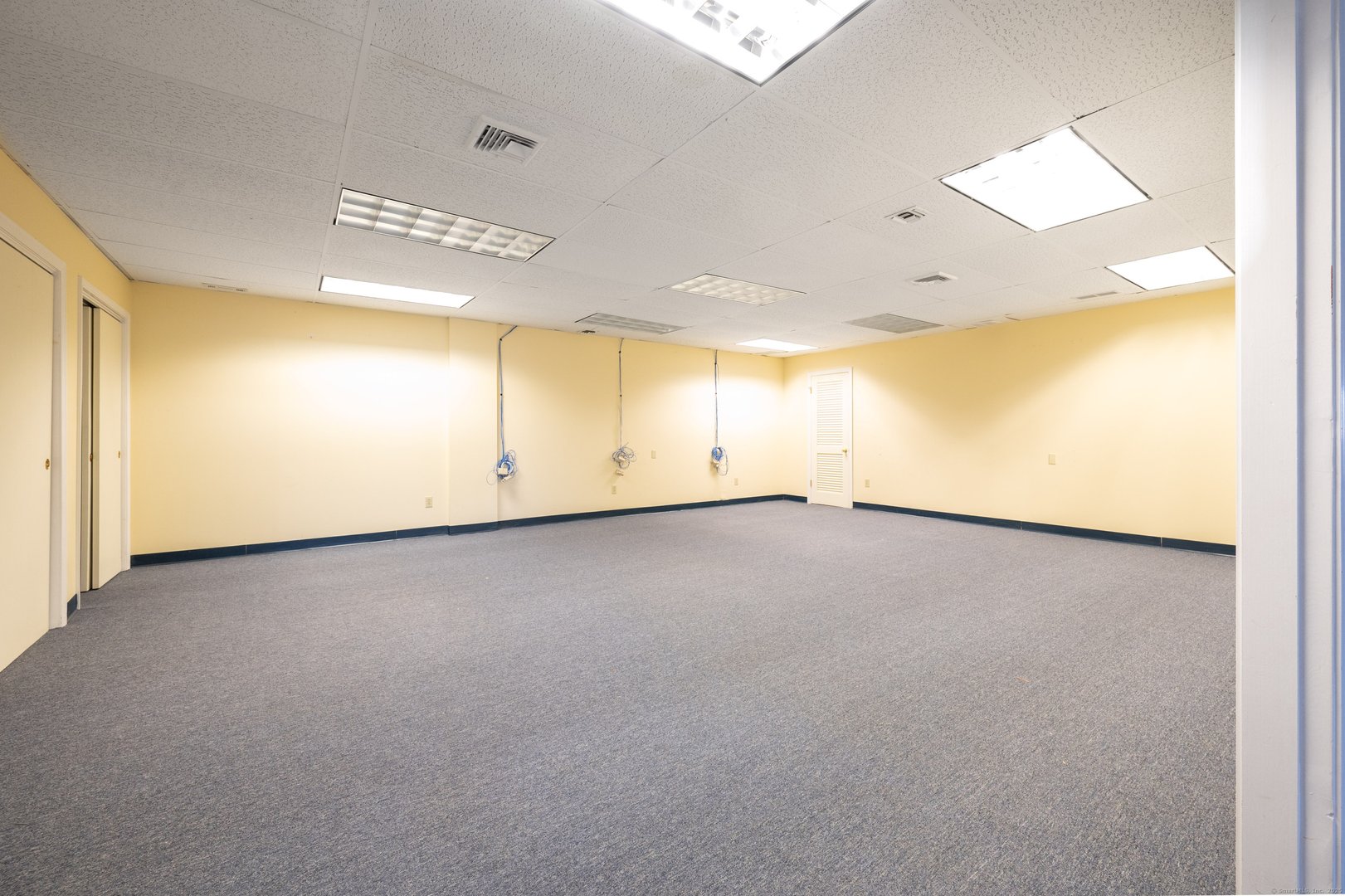 477 Boston Post Road Photo 8