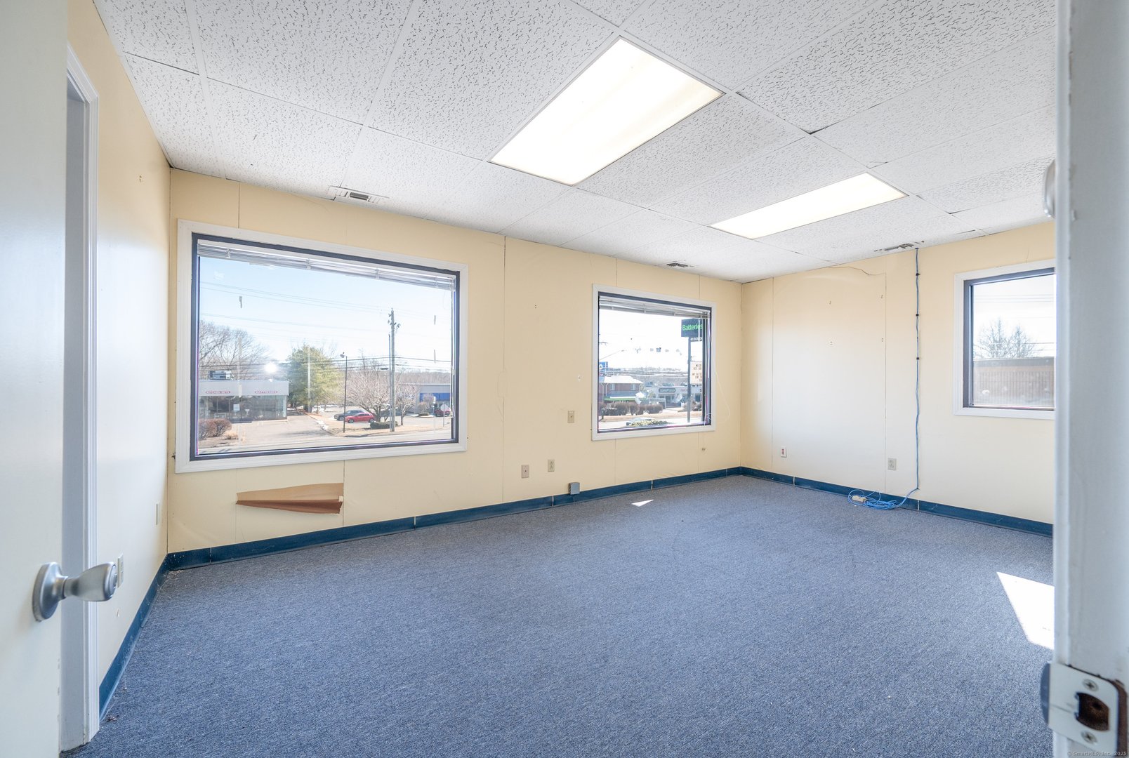 477 Boston Post Road Photo 12