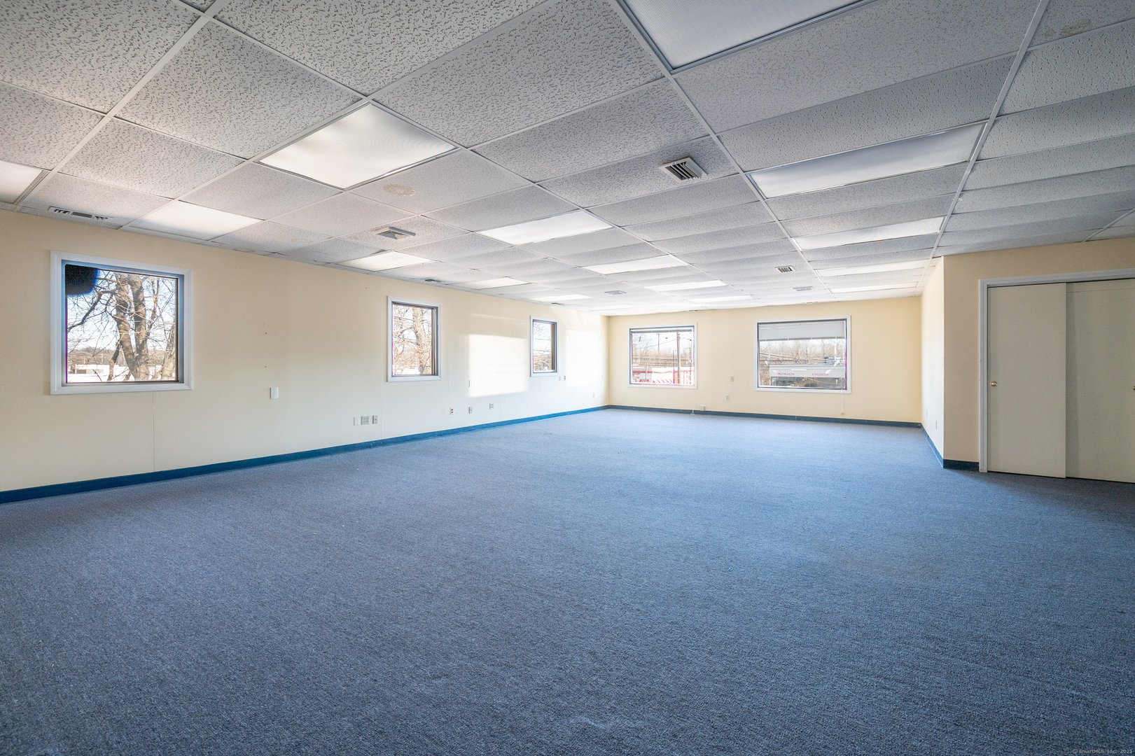 477 Boston Post Road Photo 15