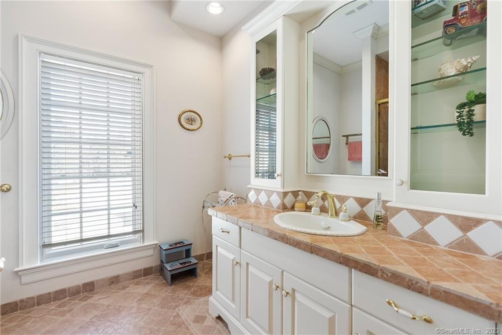 23 Robkins Road Photo 15