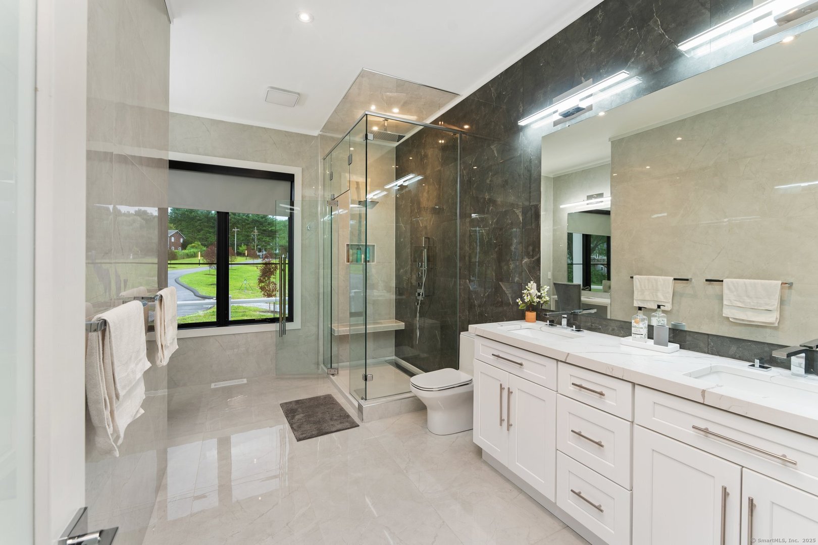 Norwich Single Family Photo 14