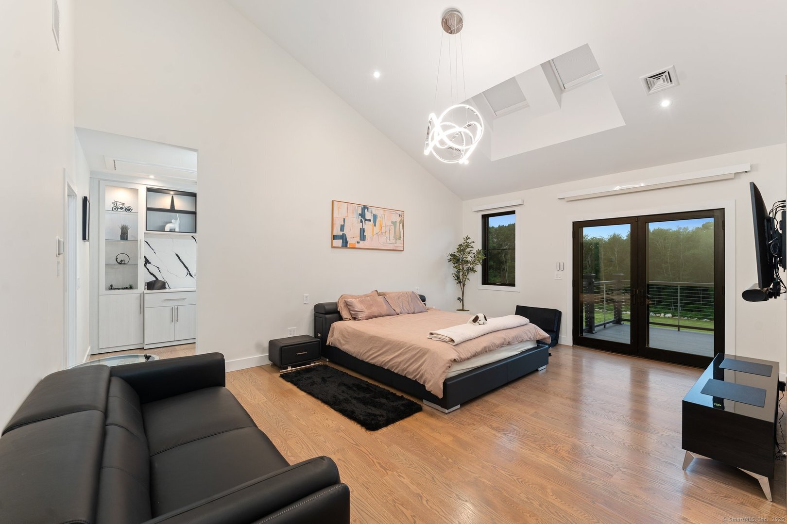 Norwich Single Family Photo 19