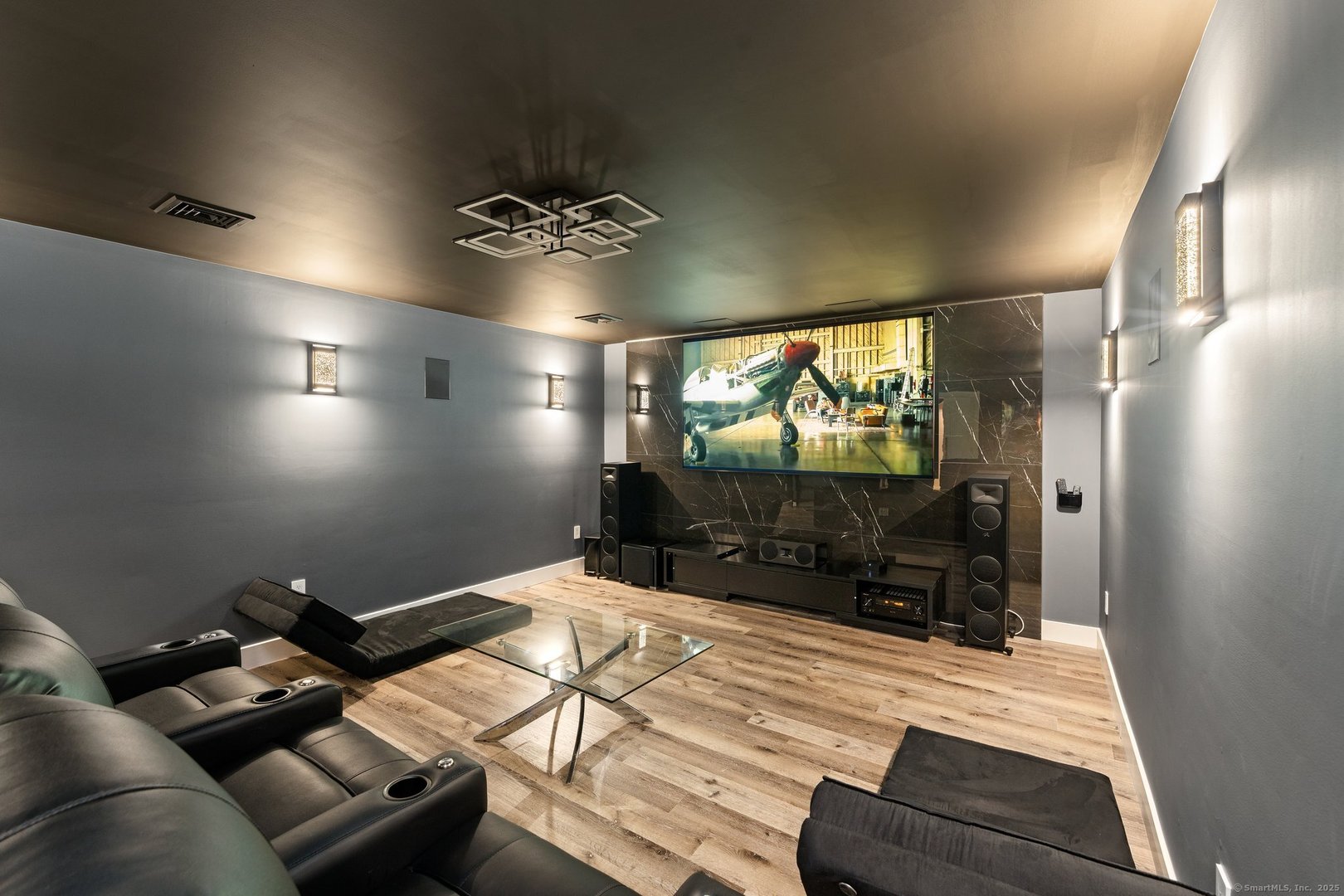 Norwich Single Family Photo 30