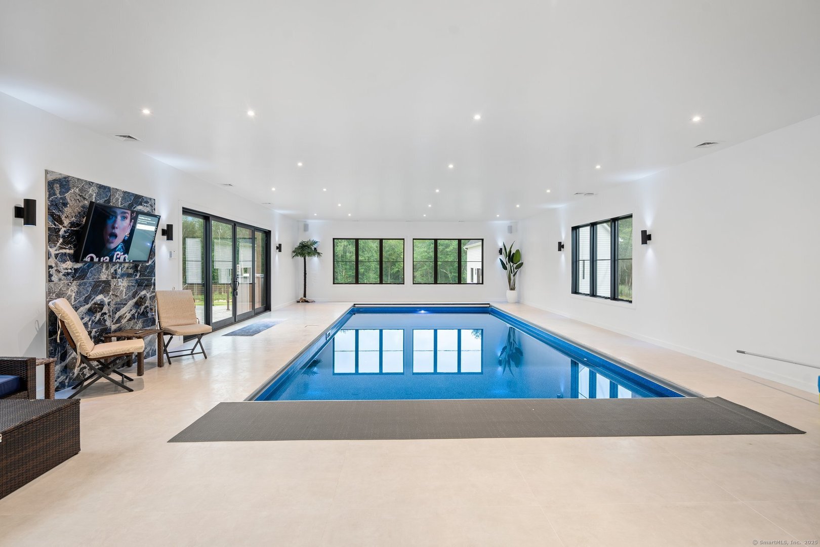 Norwich Single Family Photo 35