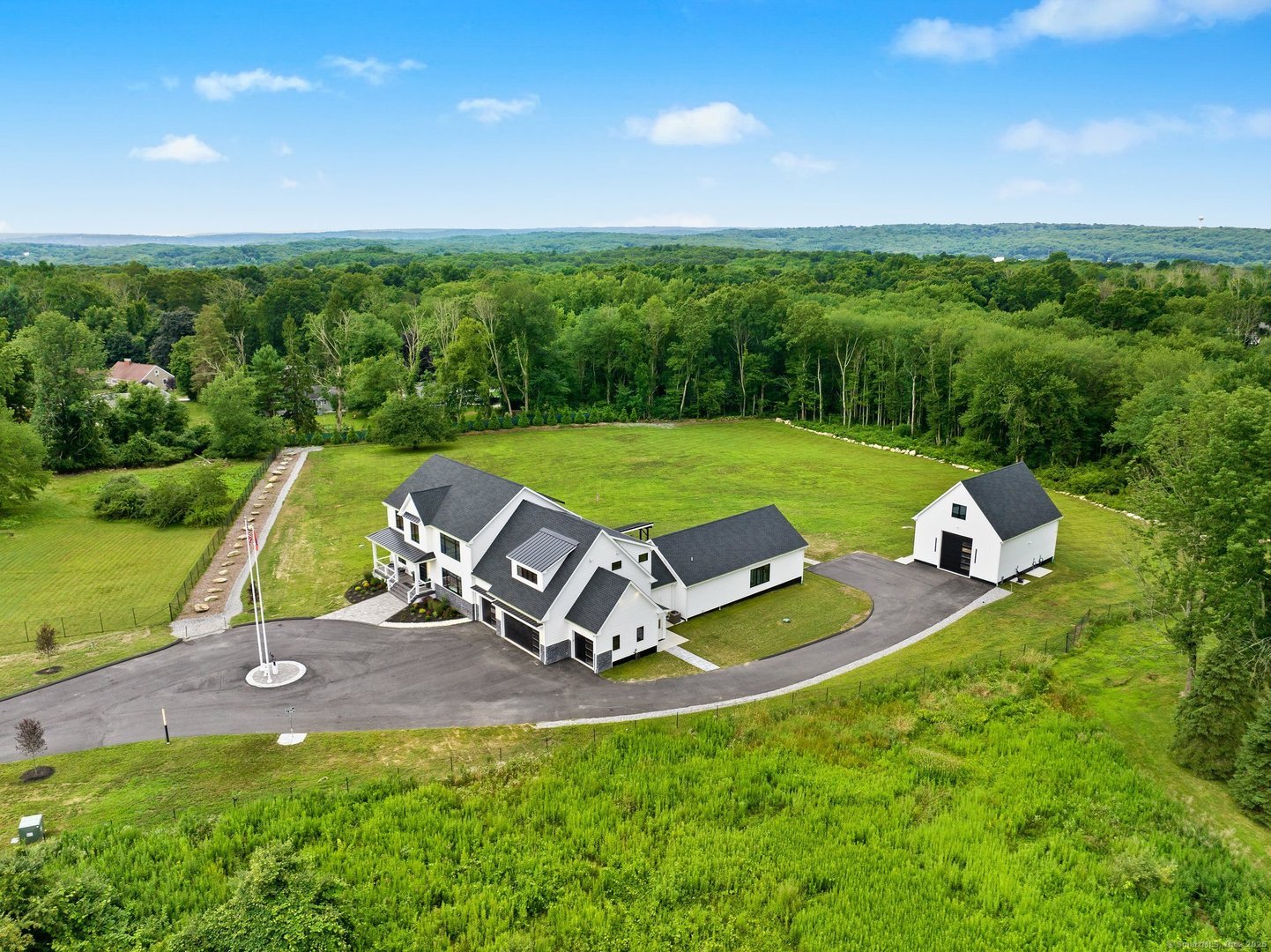 Norwich Single Family Photo 37