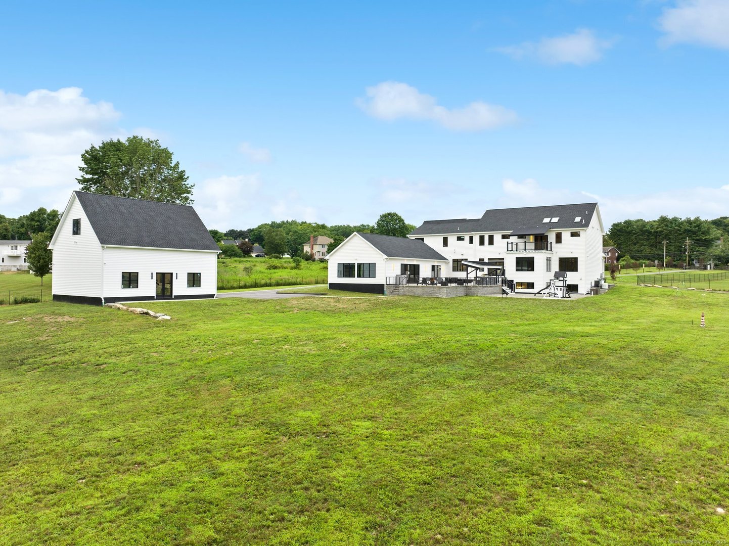 Norwich Single Family Photo 38