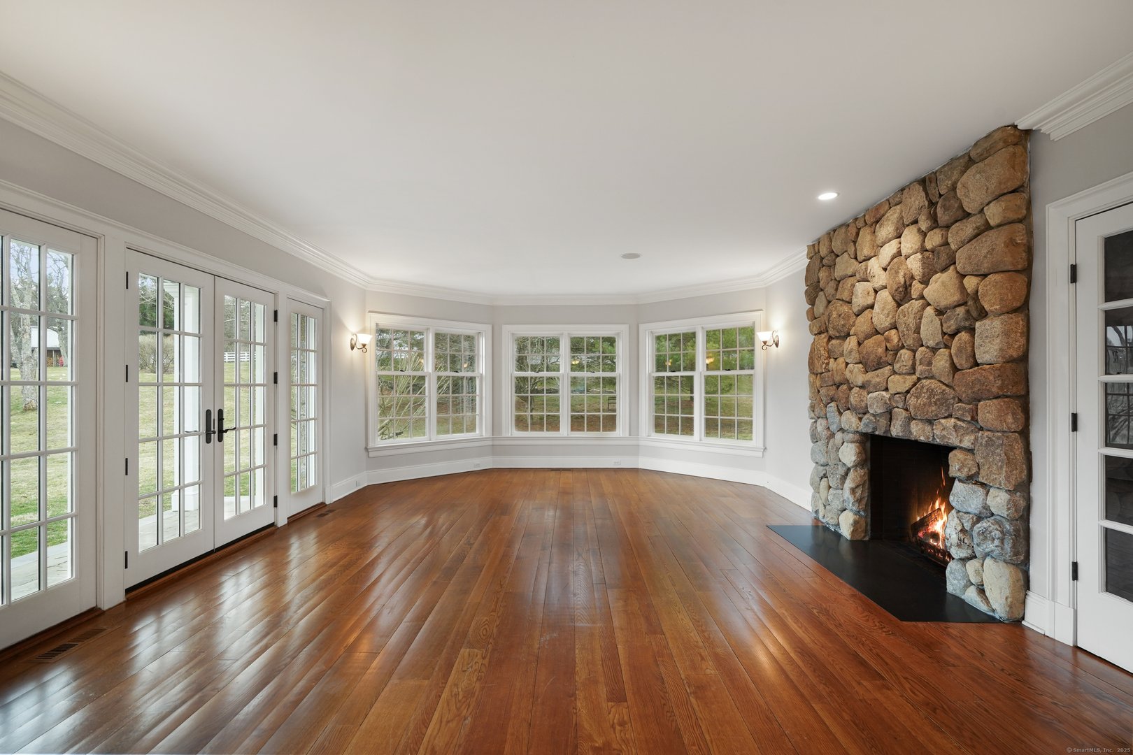 33 Middlebrook Farm Road Photo 2