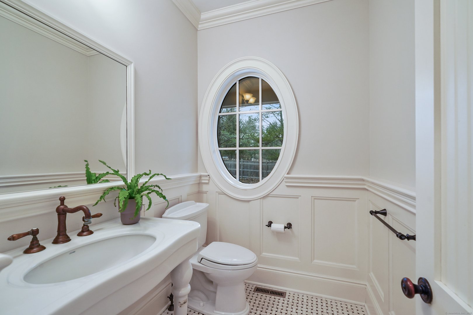 33 Middlebrook Farm Road Photo 5