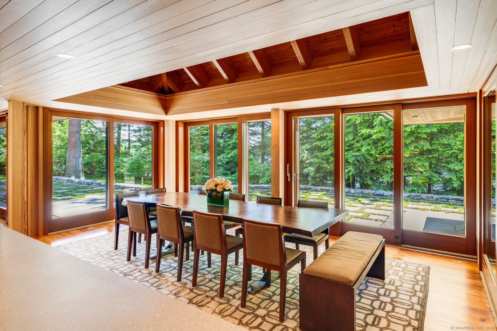 841 Winchester Road Photo 10