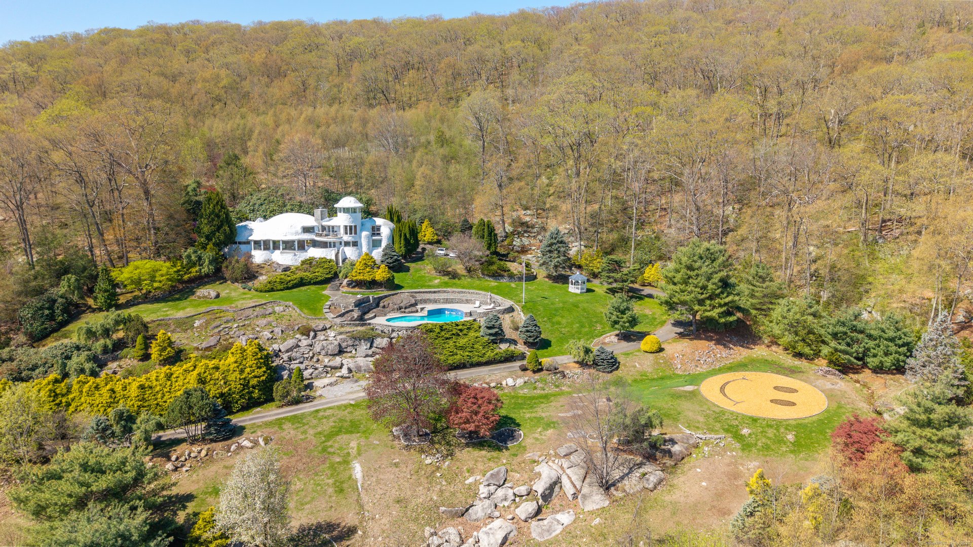 155 Shortwoods Road Photo 2