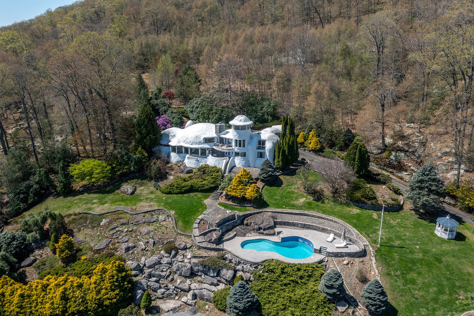 155 Shortwoods Road Photo 5