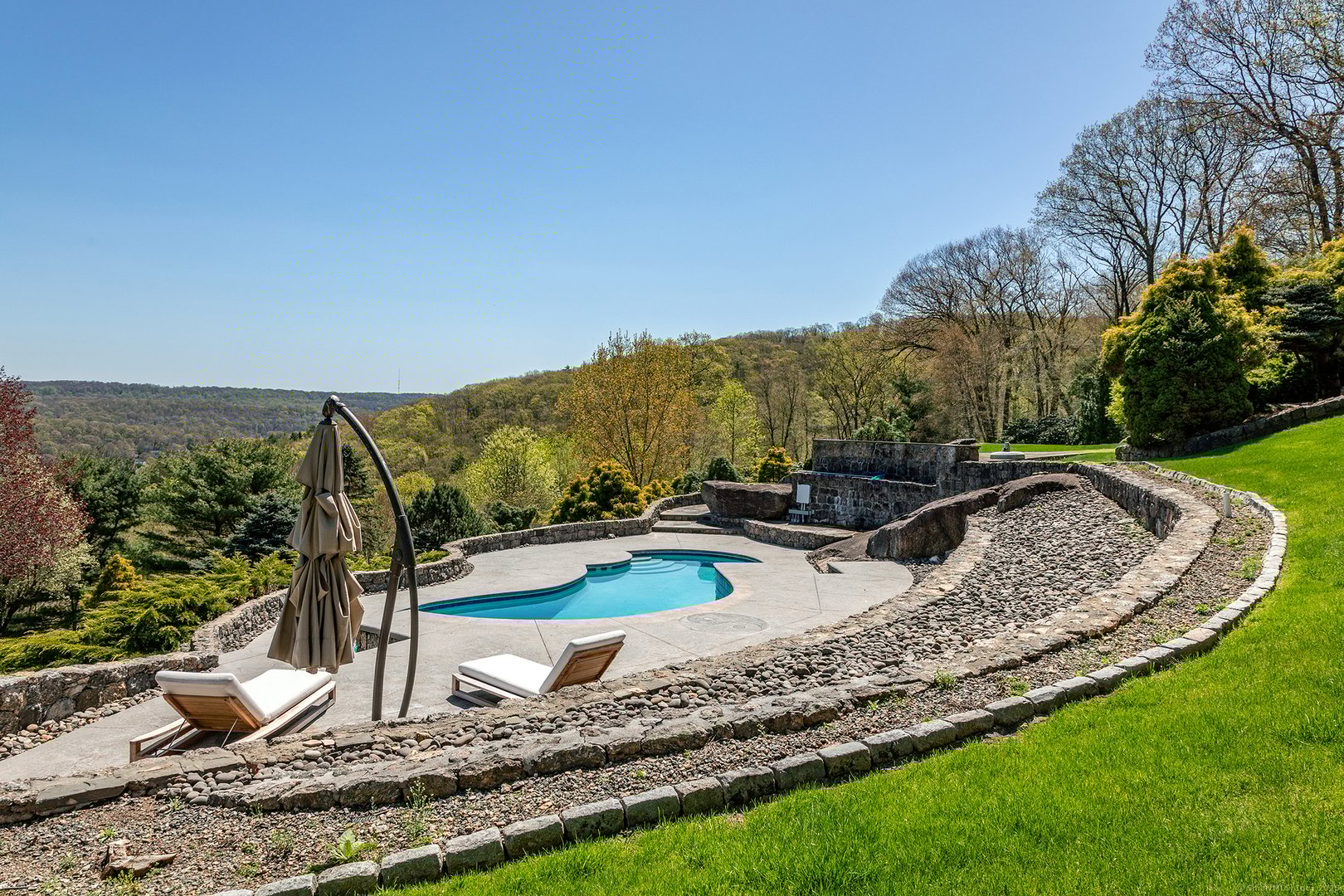 155 Shortwoods Road Photo 34