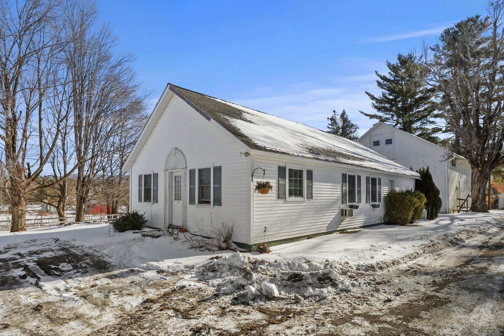 802 State Road Photo 24