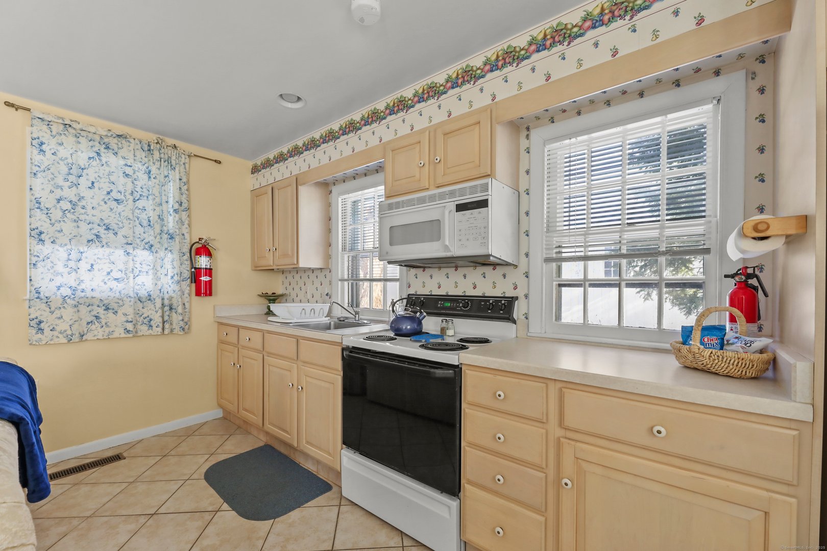 802 State Road Photo 26