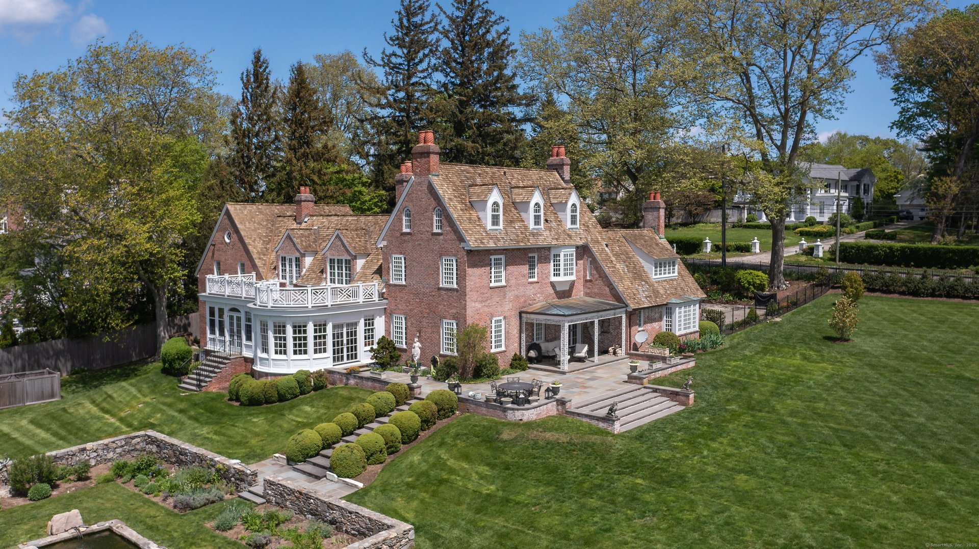 828 Sasco Hill Road Photo 1