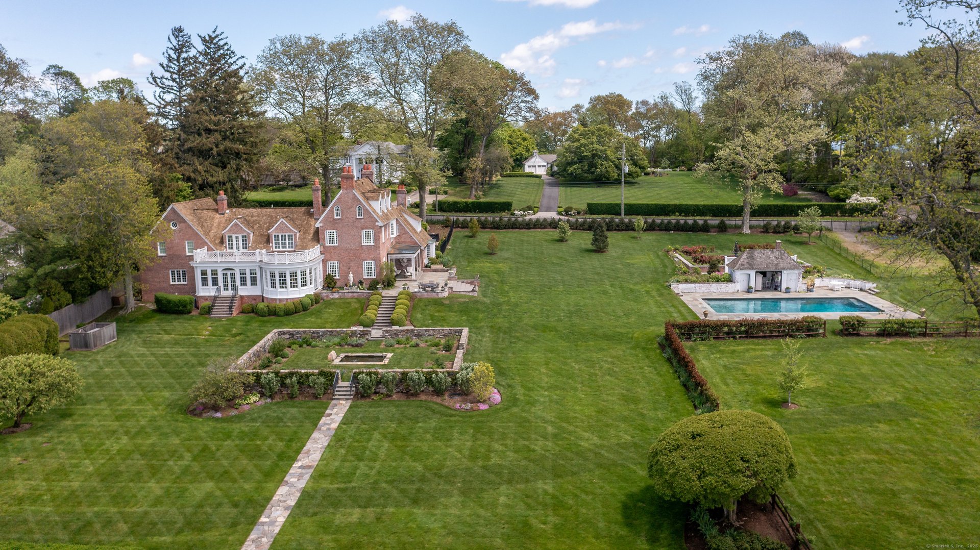 828 Sasco Hill Road Photo 2