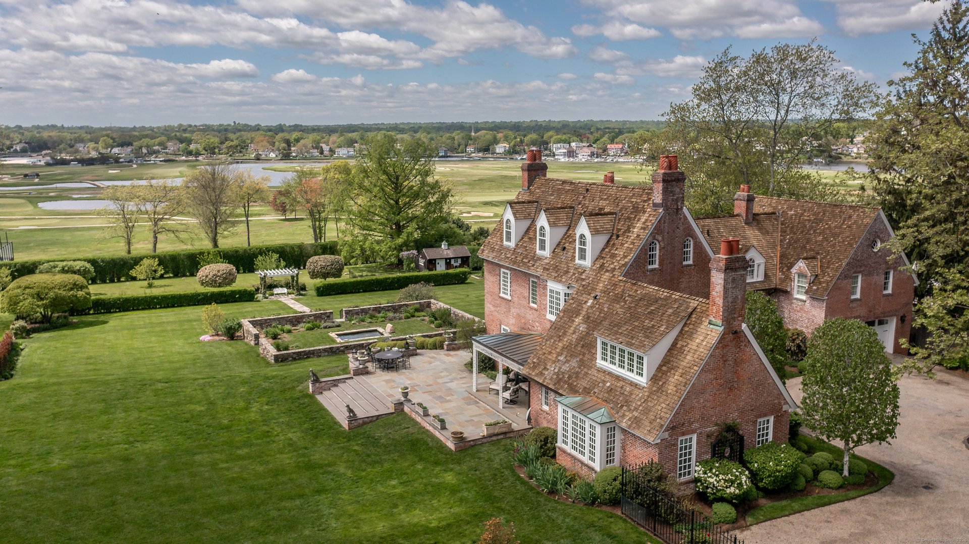 828 Sasco Hill Road Photo 4