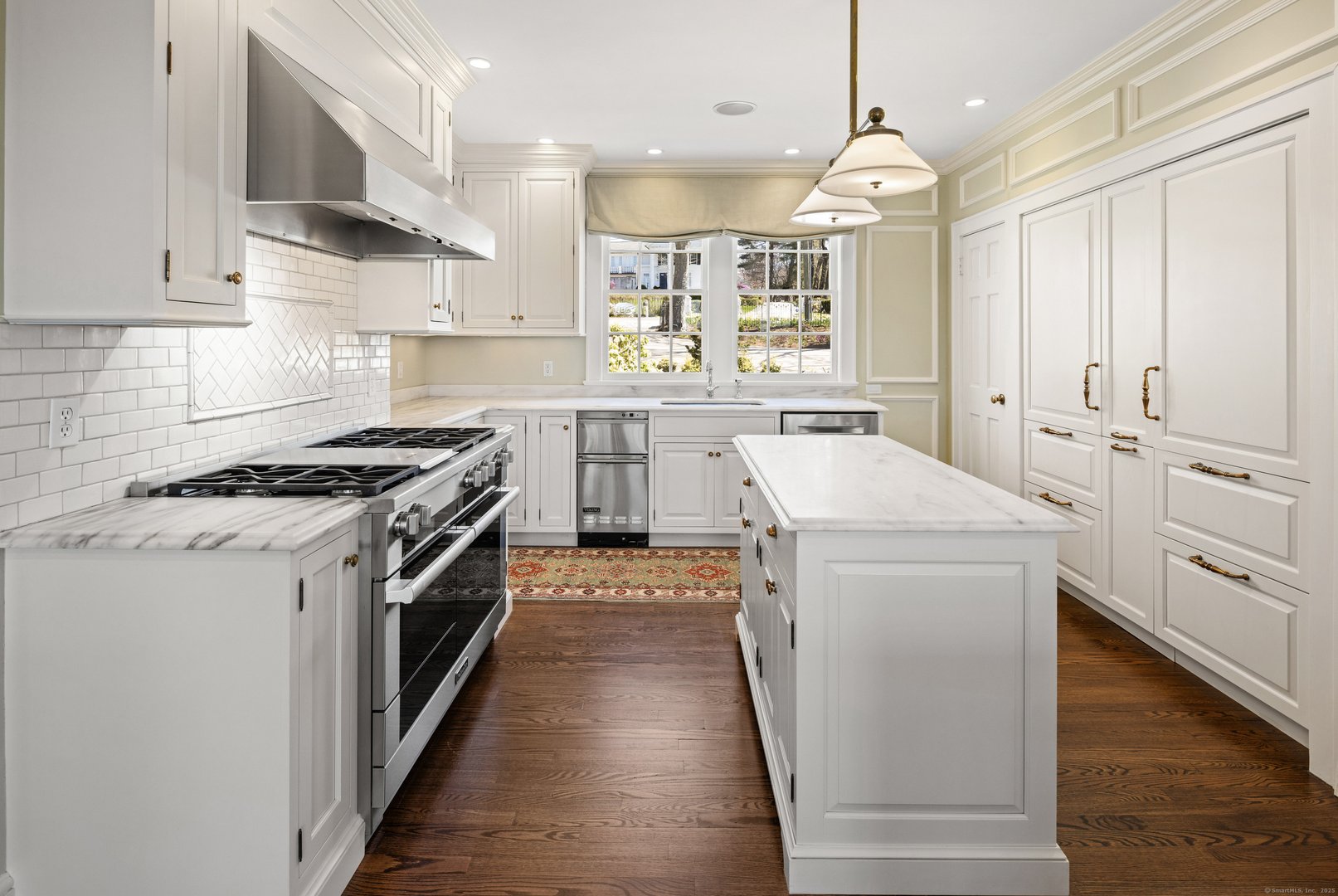 828 Sasco Hill Road Photo 12