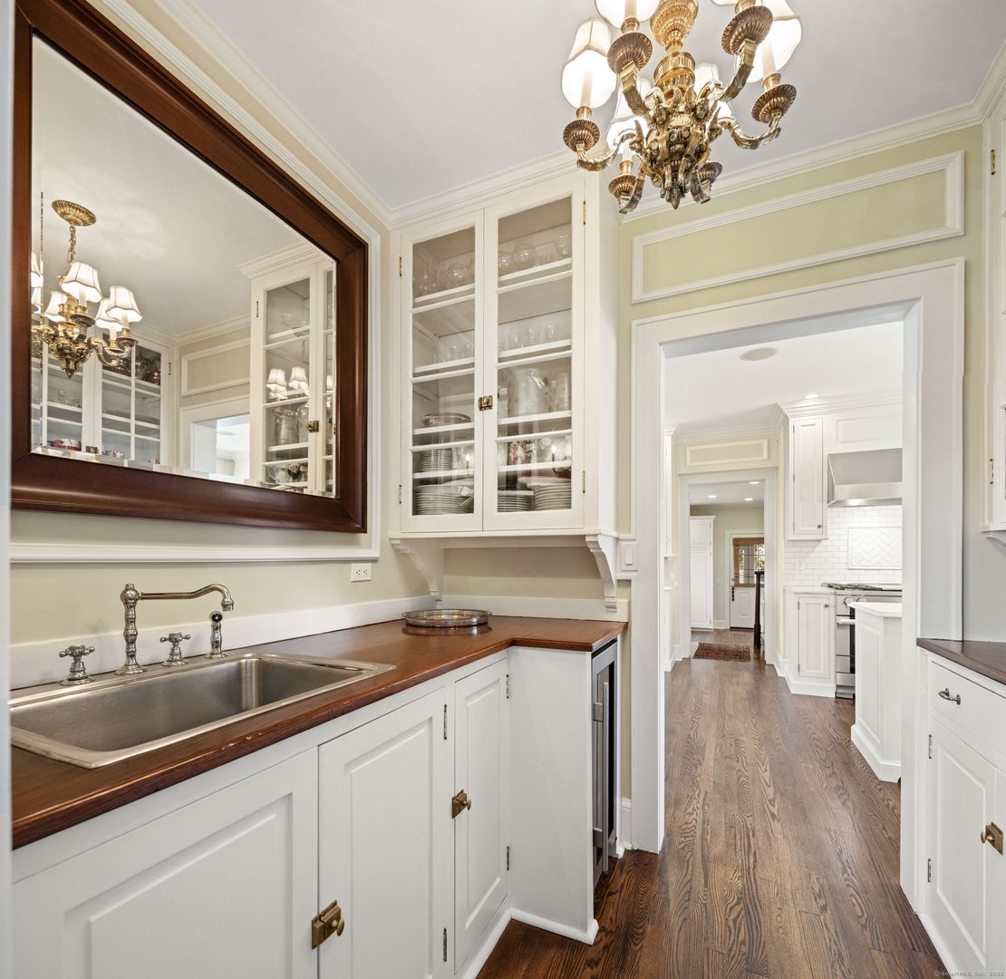 828 Sasco Hill Road Photo 14