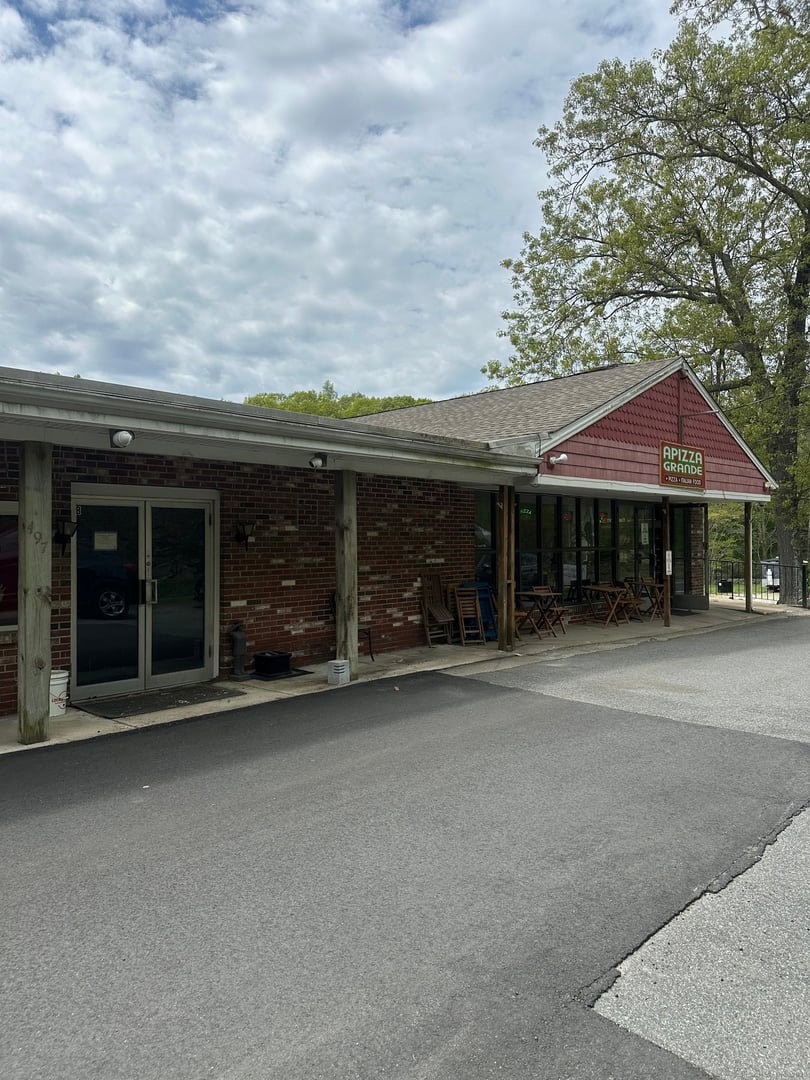 497 Winthrop Road Photo 2