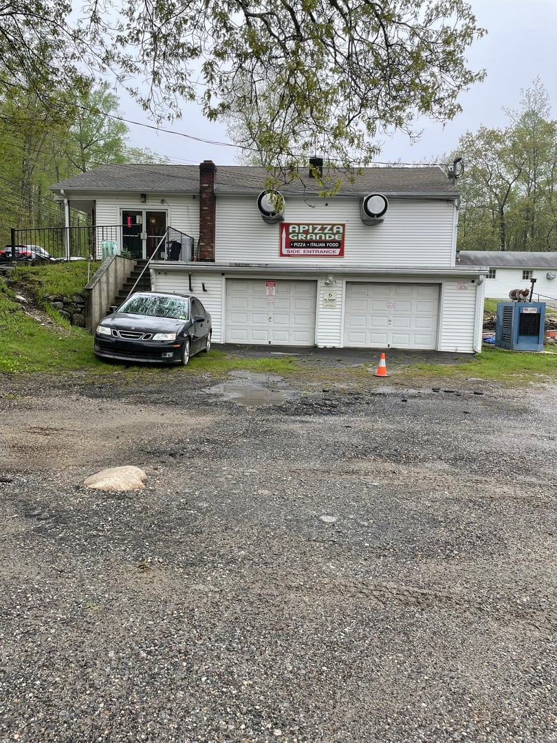 497 Winthrop Road Photo 9