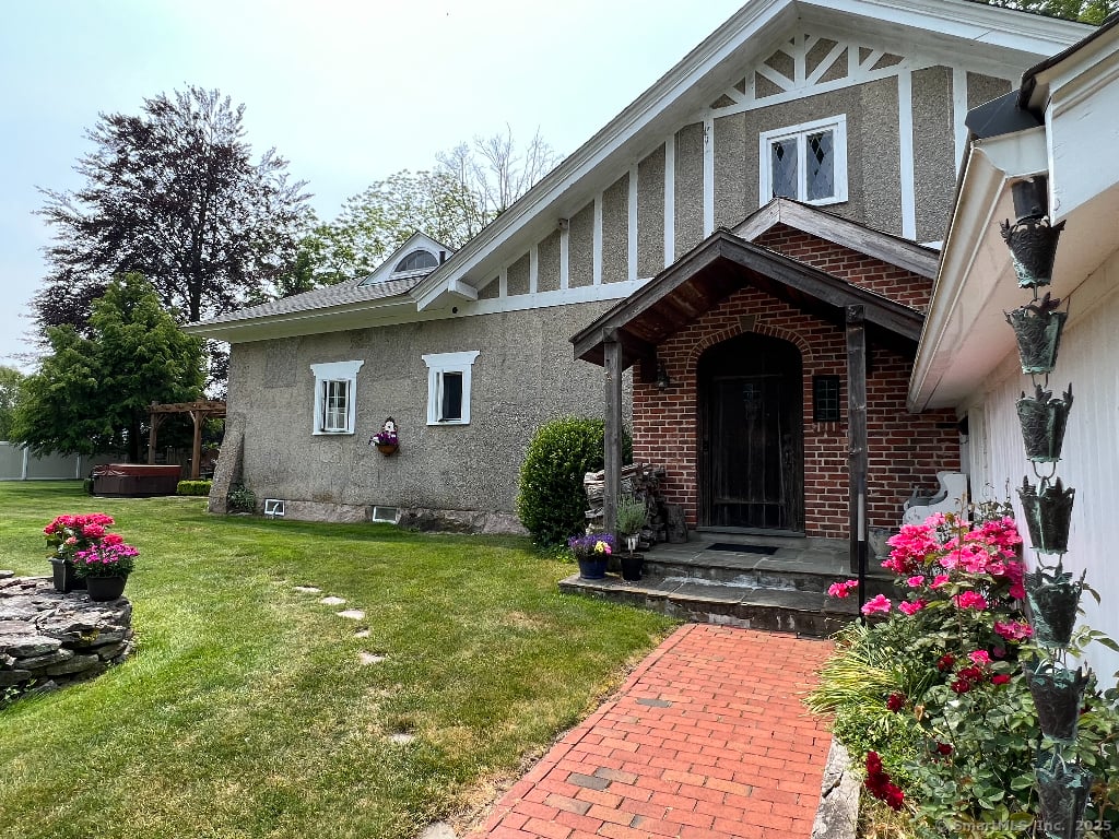 9 Columbus Avenue Photo 5