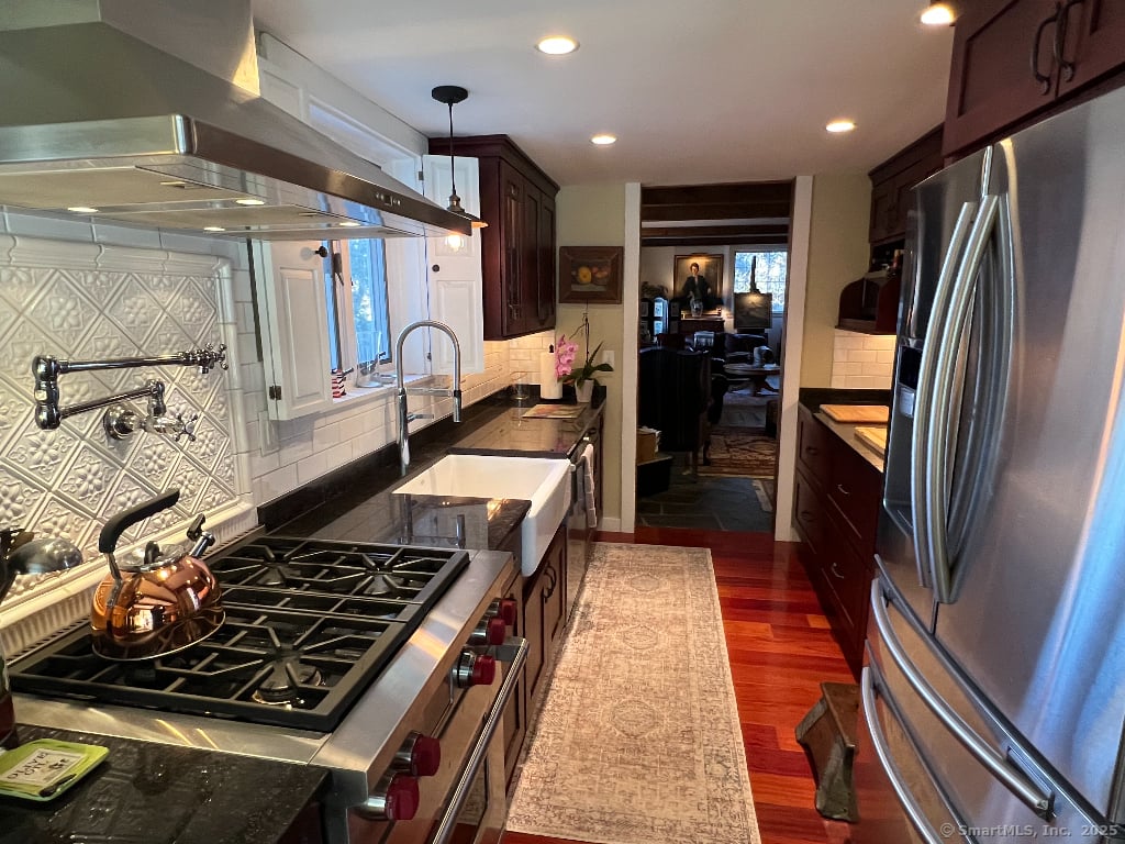 9 Columbus Avenue Photo 17