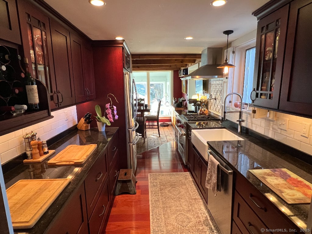 9 Columbus Avenue Photo 18