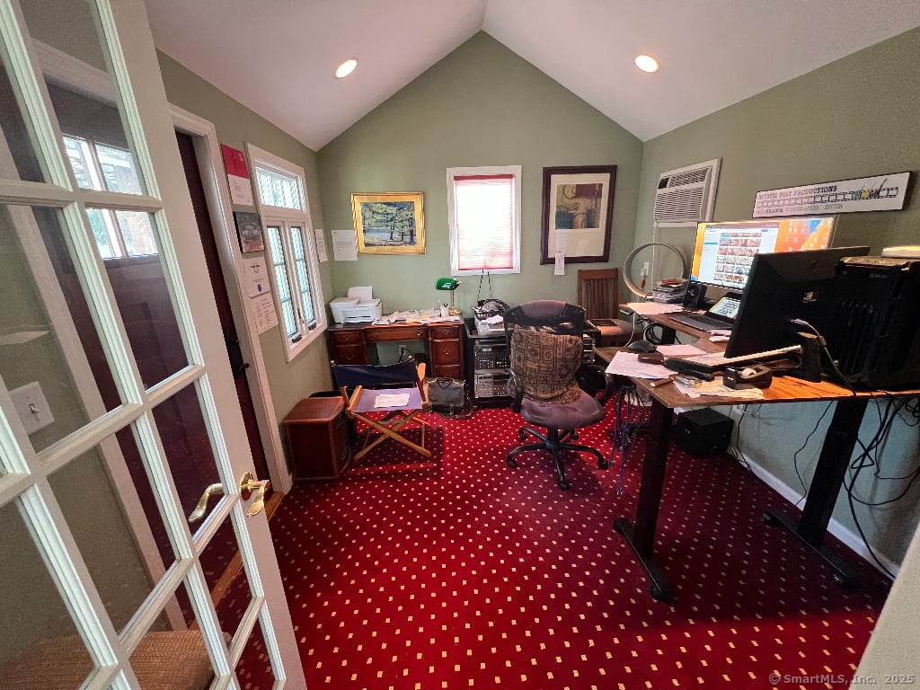 9 Columbus Avenue Photo 20