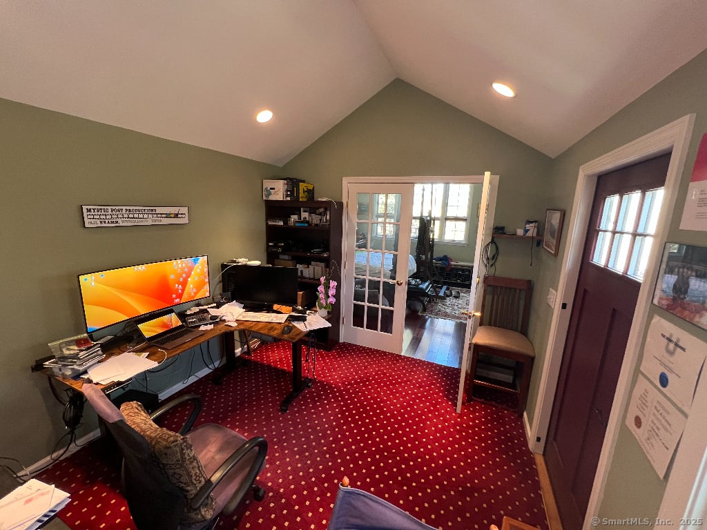 9 Columbus Avenue Photo 21