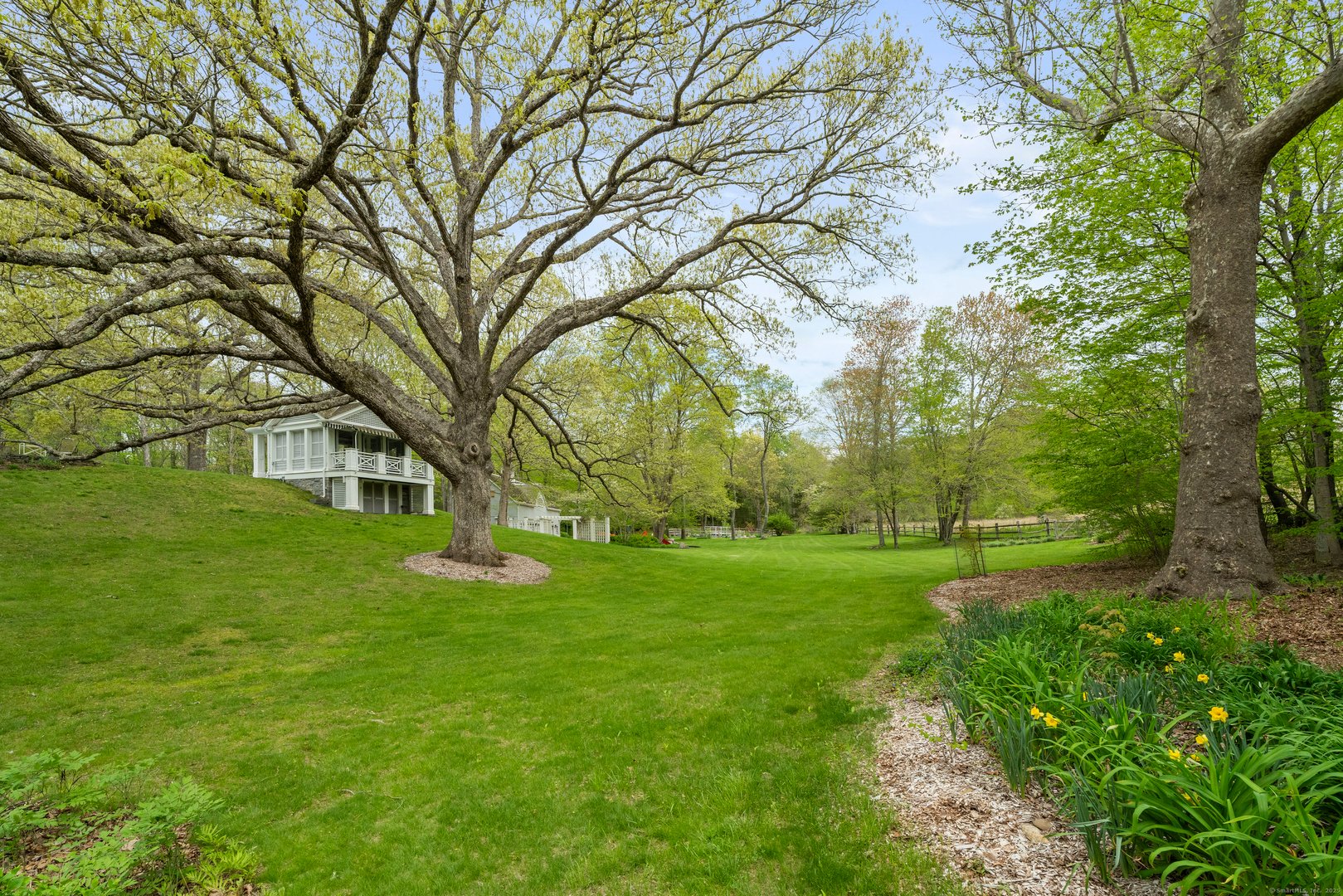 38 Three Bridges Road Photo 33