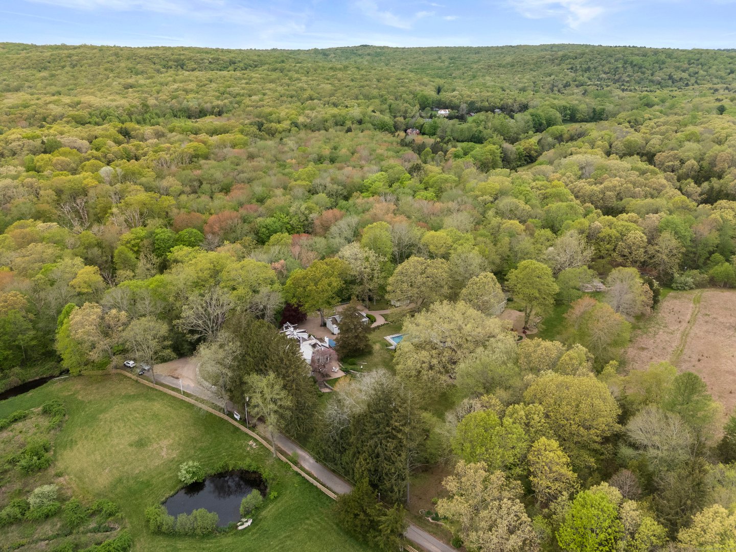 38 Three Bridges Road Photo 36