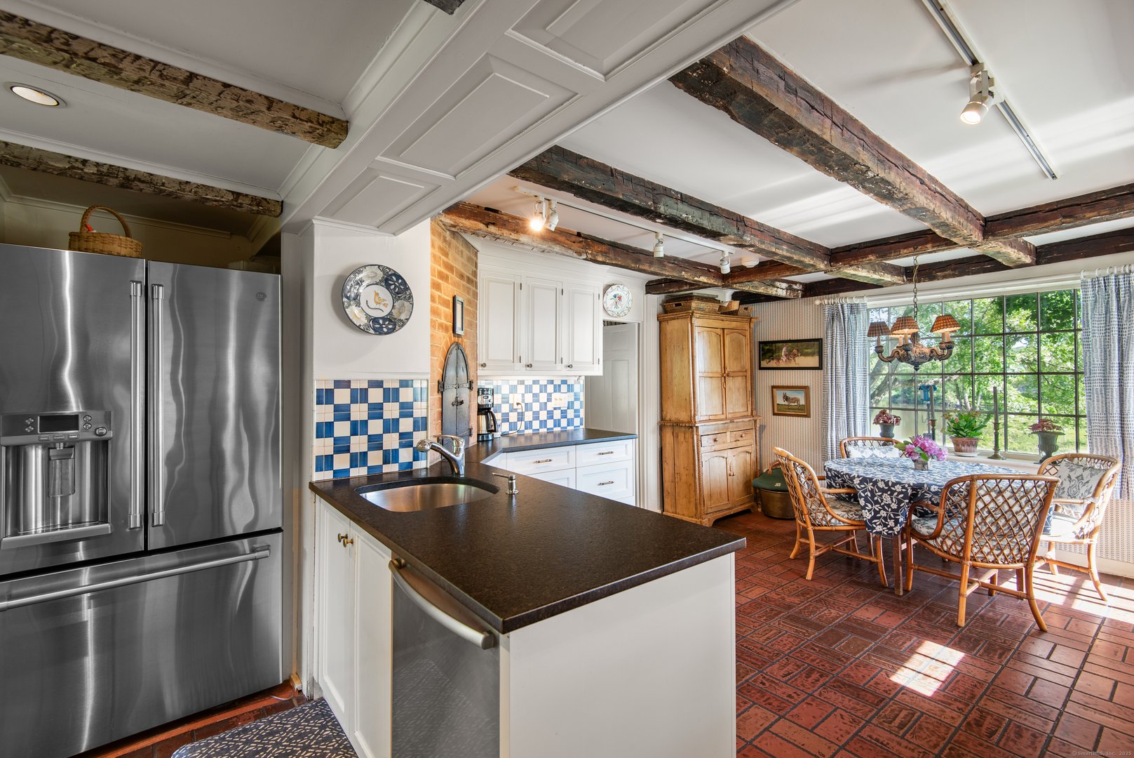 53-1 Selden Road Road Photo 8