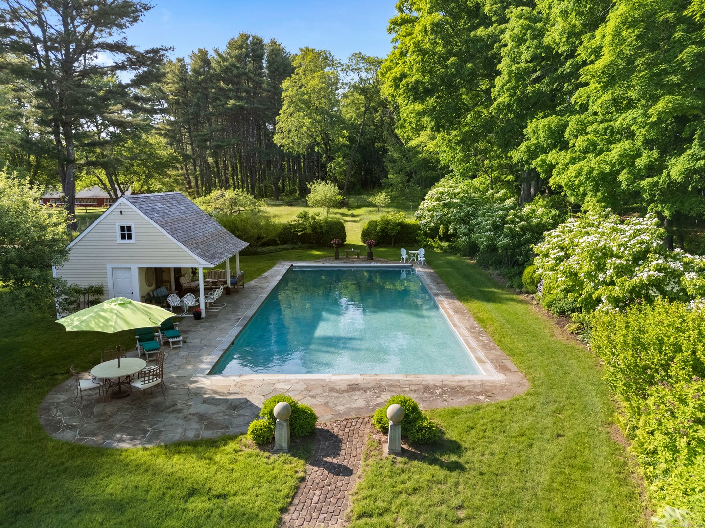 53-1 Selden Road Road Photo 24