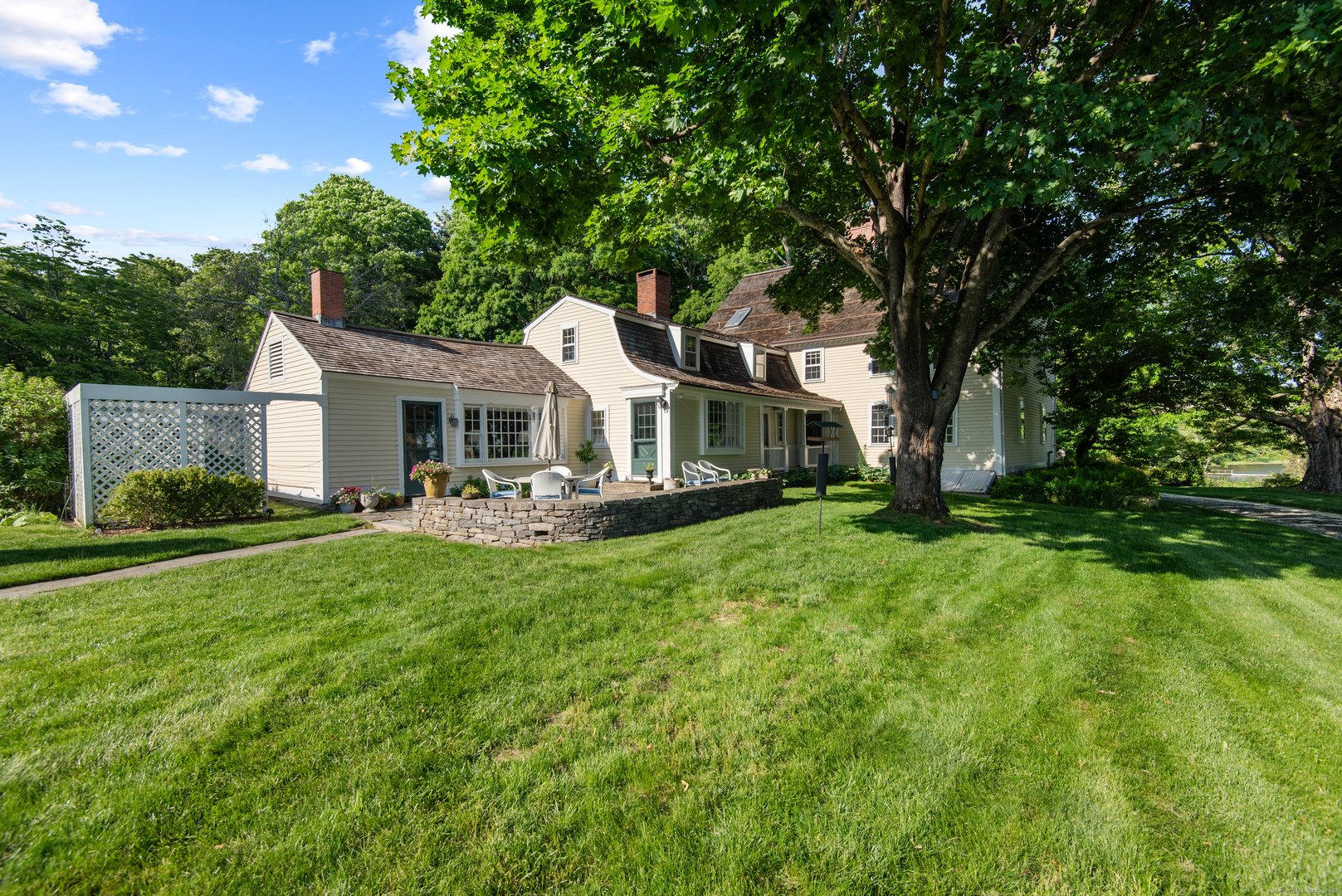 53-1 Selden Road Road Photo 33