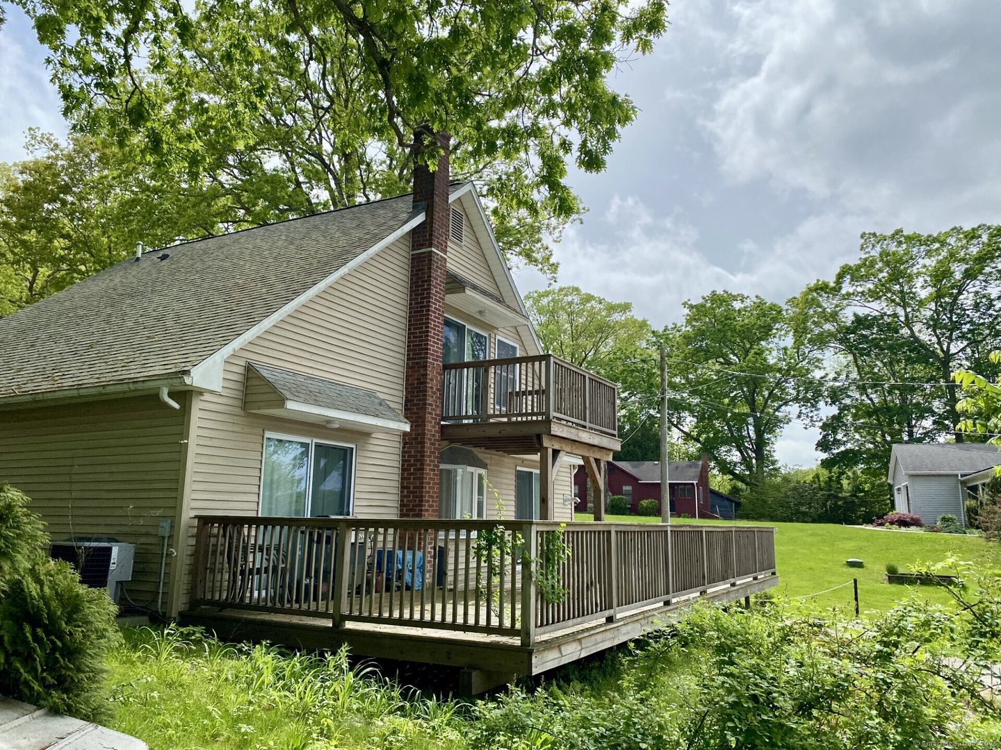 52 Lake View Avenue Photo 4