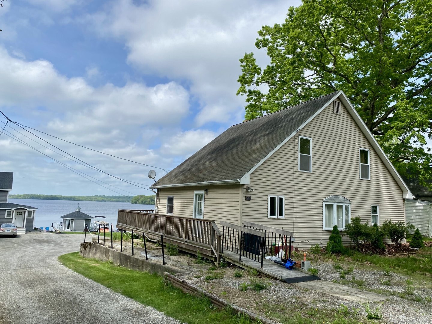 52 Lake View Avenue Photo 5