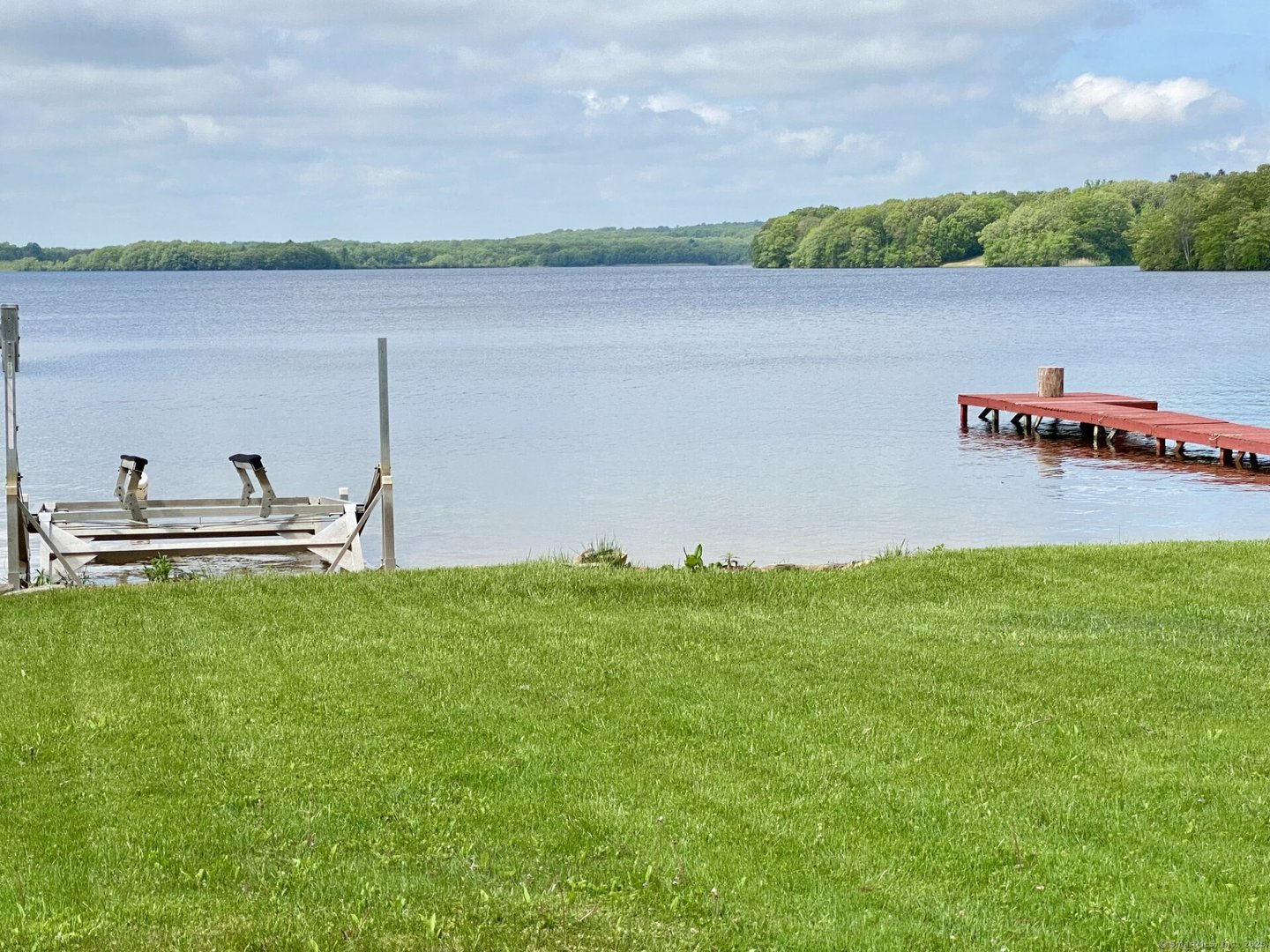 52 Lake View Avenue Photo 6