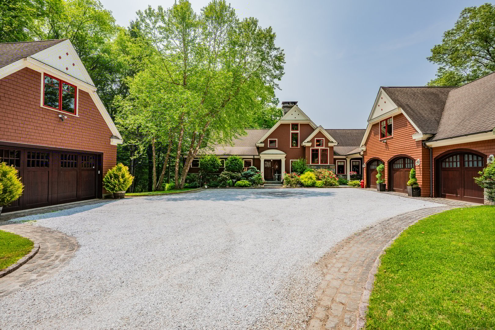 218 Kuhne Road Photo 5