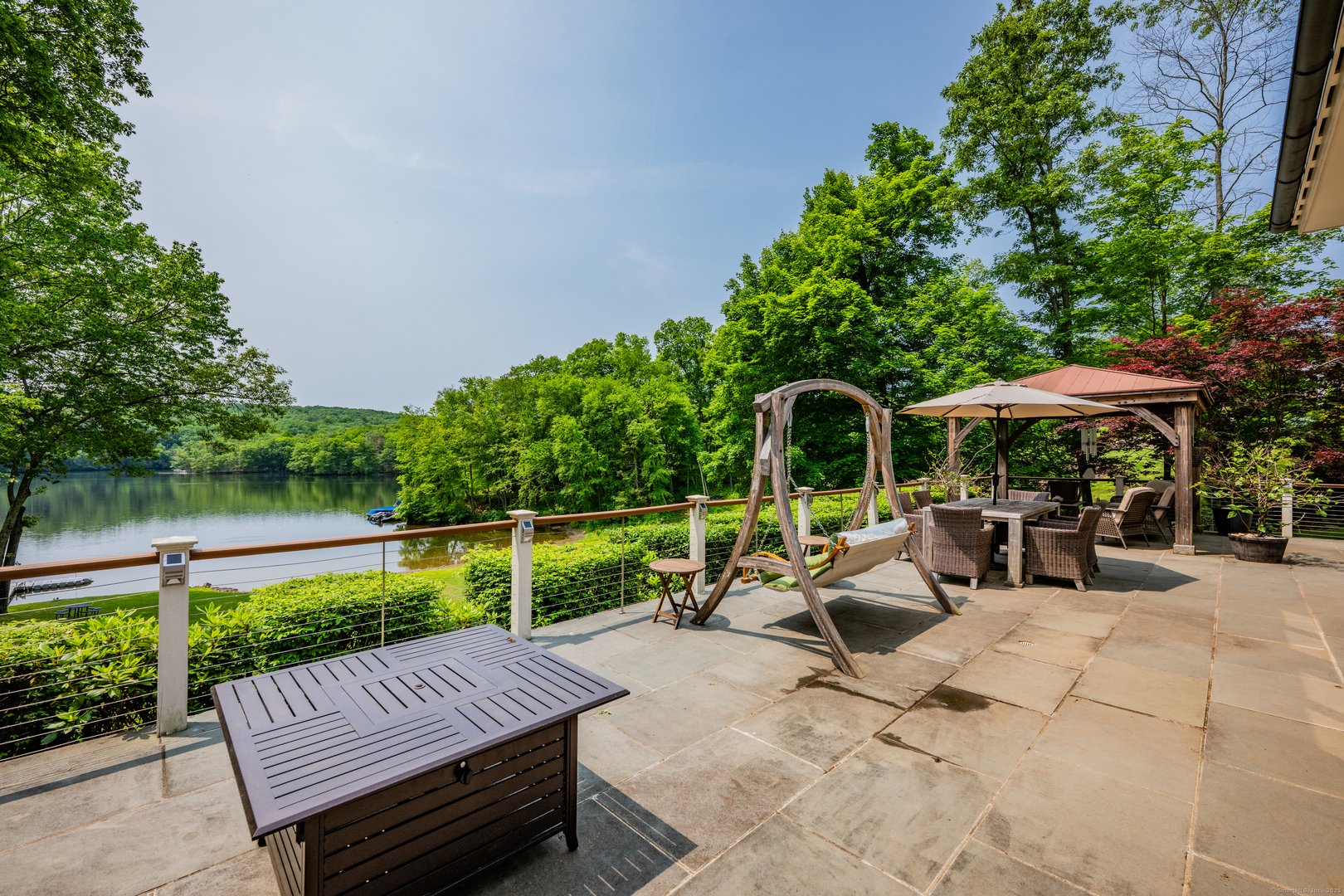 218 Kuhne Road Photo 32