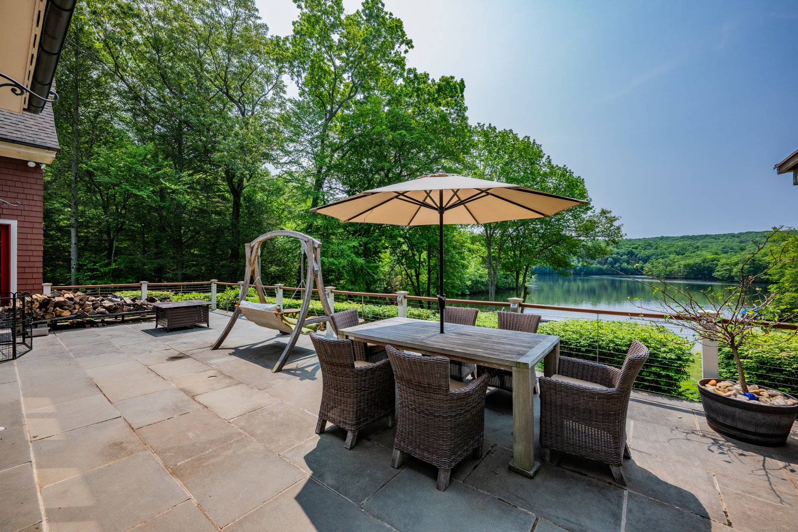 218 Kuhne Road Photo 33