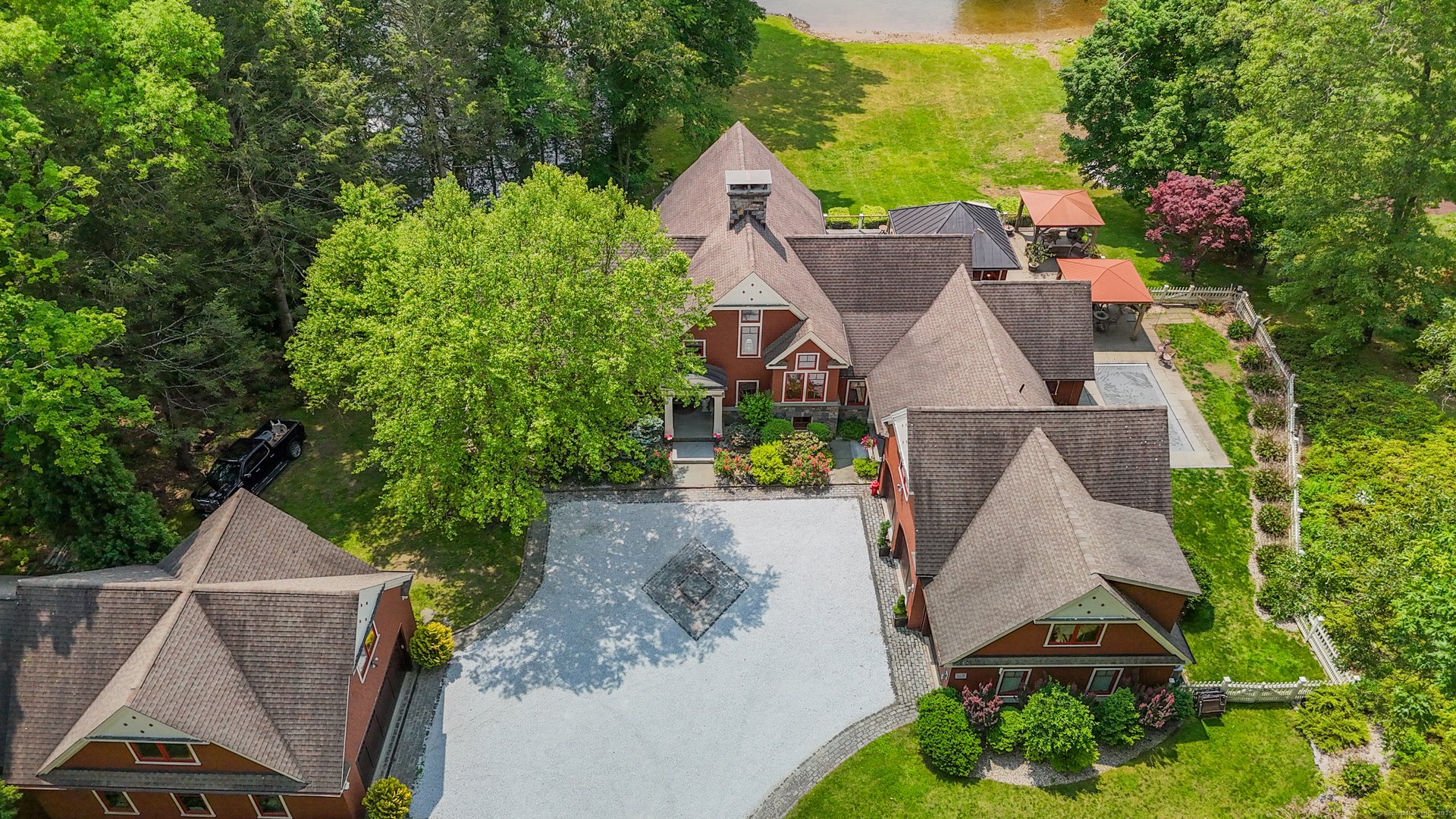 218 Kuhne Road Photo 37