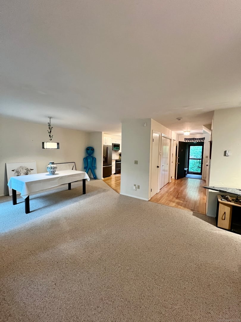 225 Ledge Drive Photo 4